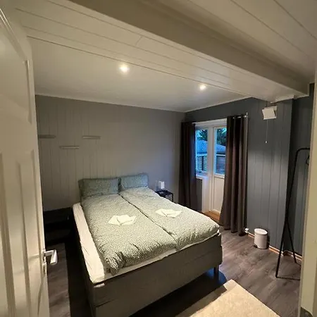Stort Hus I Nordlysbyen בית נופש טרומסה