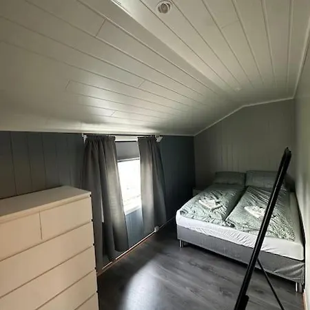 Stort Hus I Nordlysbyen * טרומסה