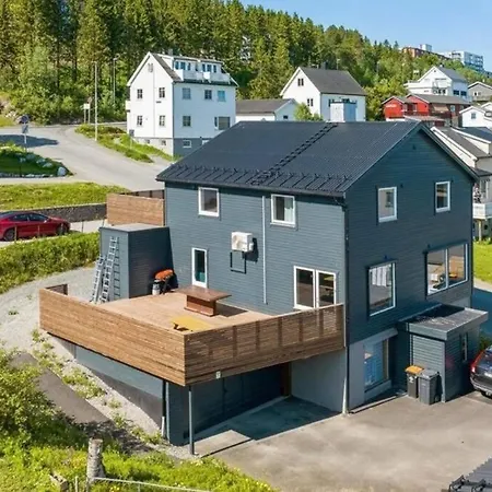 Stort Hus I Nordlysbyen Casa de Férias Tromsø