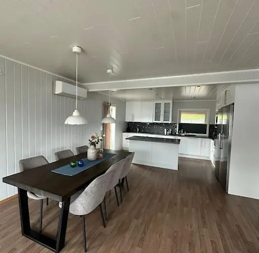 Stort Hus I Nordlysbyen Casa de Férias *