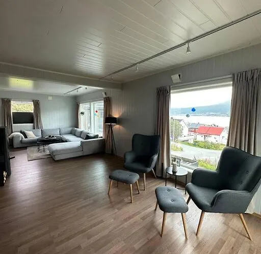 Stort Hus I Nordlysbyen Casa de Férias Tromsø