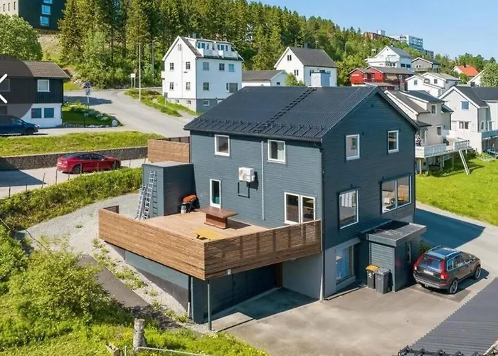 Stort Hus I Nordlysbyen Casa de Férias Tromsø
